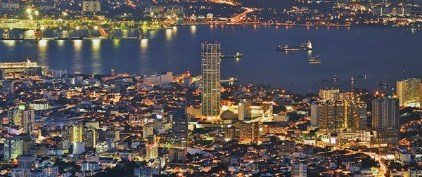 Night view of Geoge Town, Penang (Photo from www.asia-holiday.com)