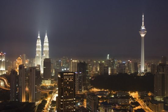Night view of Kuala Lumpur with the Petronas Twin Towers and KL Tower (Photo from Panoramio)