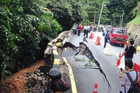 The collapsed hill road in Tanjung Bungah, Penang (Photo from The Star)